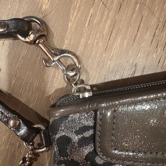 Coach Madison Ocelot Leopard Print Wristlet silver metallic & metal hangtag EUC - Picture 4 of 7
